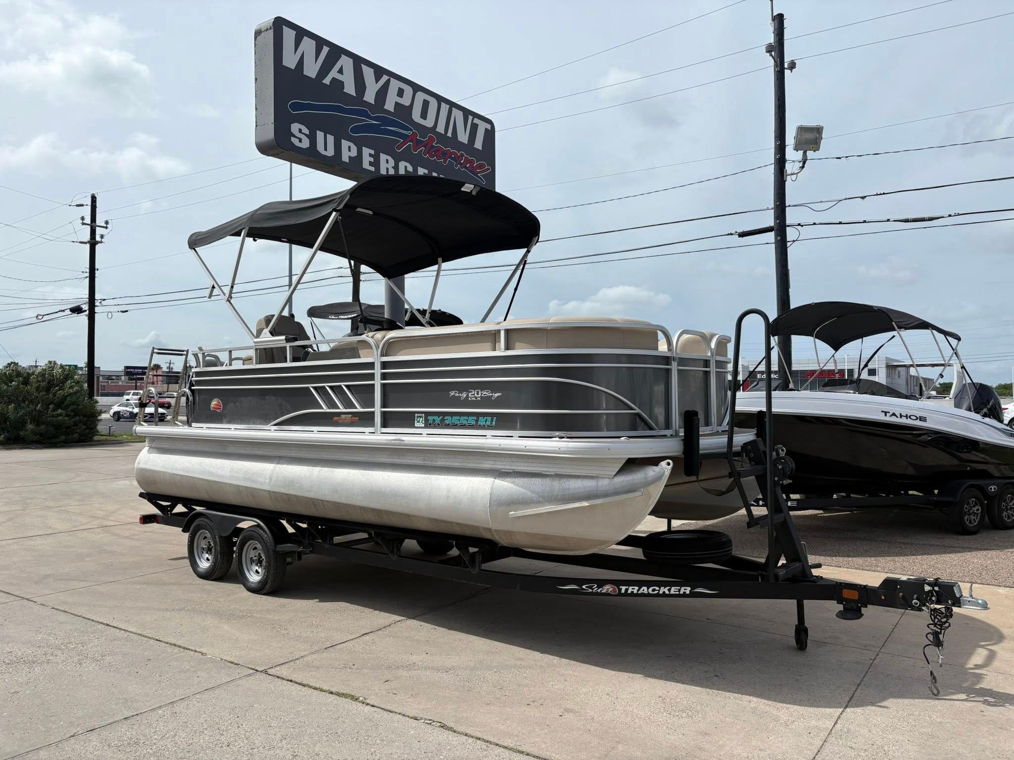 2023 Sun Tracker Party Barge 20 DLX