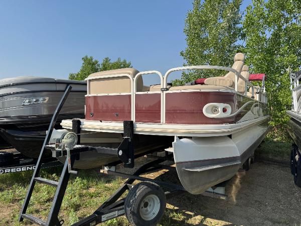 2009 Crestliner Grand Cayman 2585