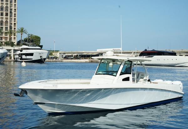 2012 Boston Whaler 370 Outrage
