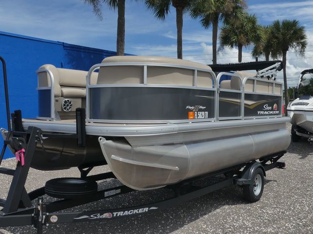 2024 Sun Tracker Party Barge 16 DLX