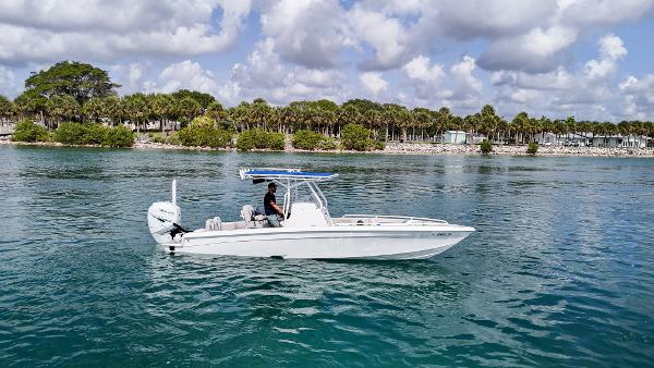 2020 Concept 27' Open Deck