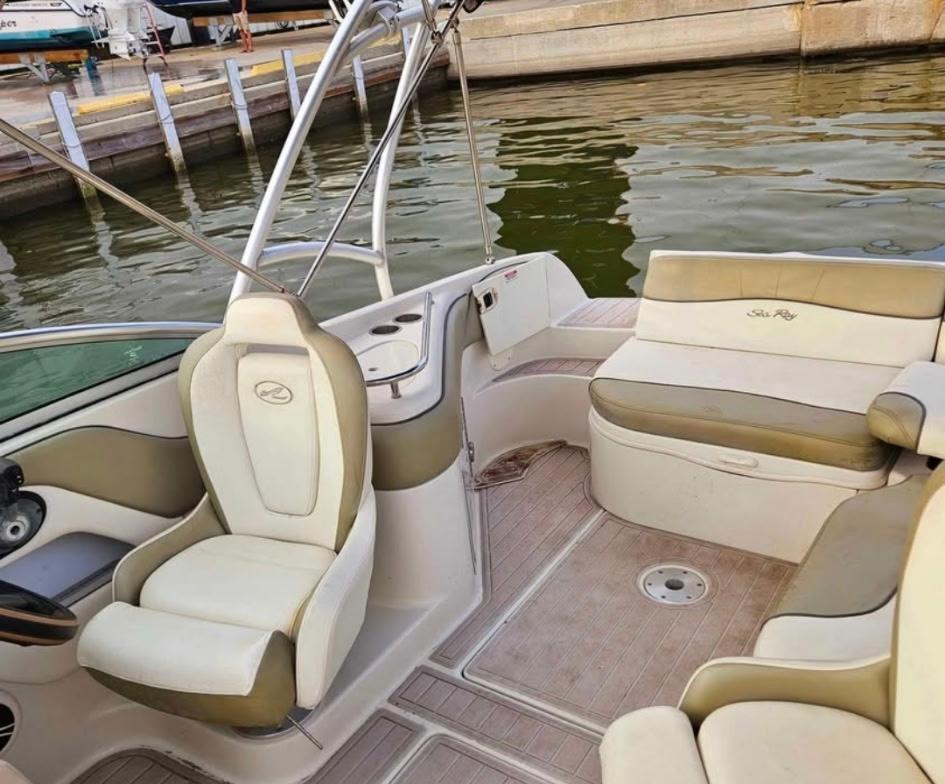 2007 Sea Ray 240 Sundeck