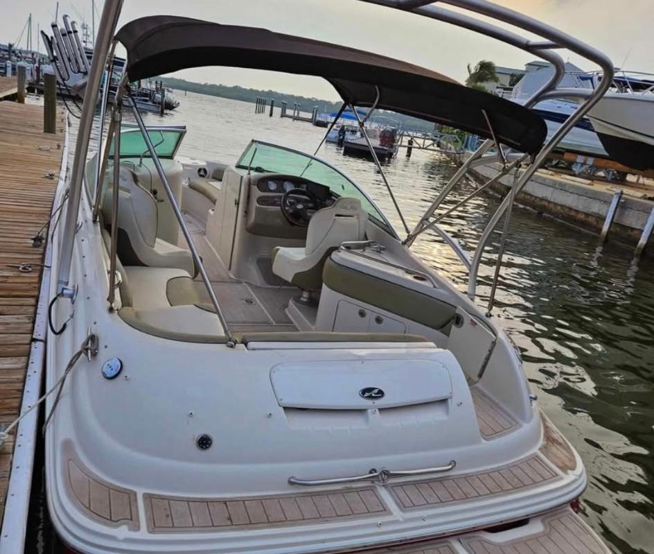 2007 Sea Ray 240 Sundeck