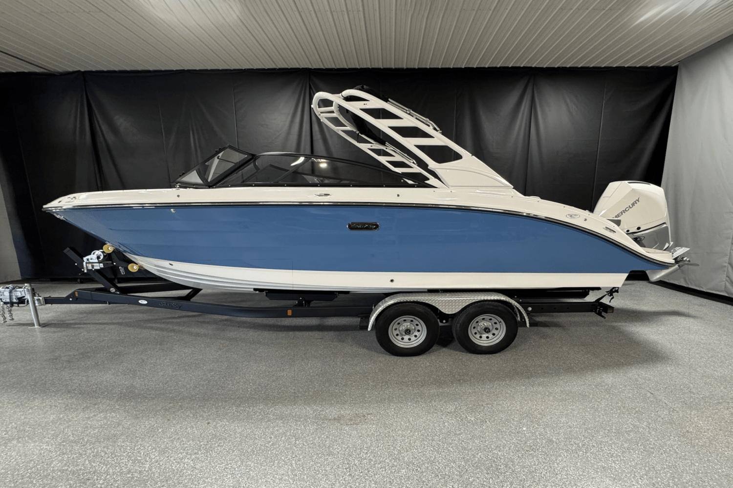 2025 Sea Ray SDX 250 Outboard