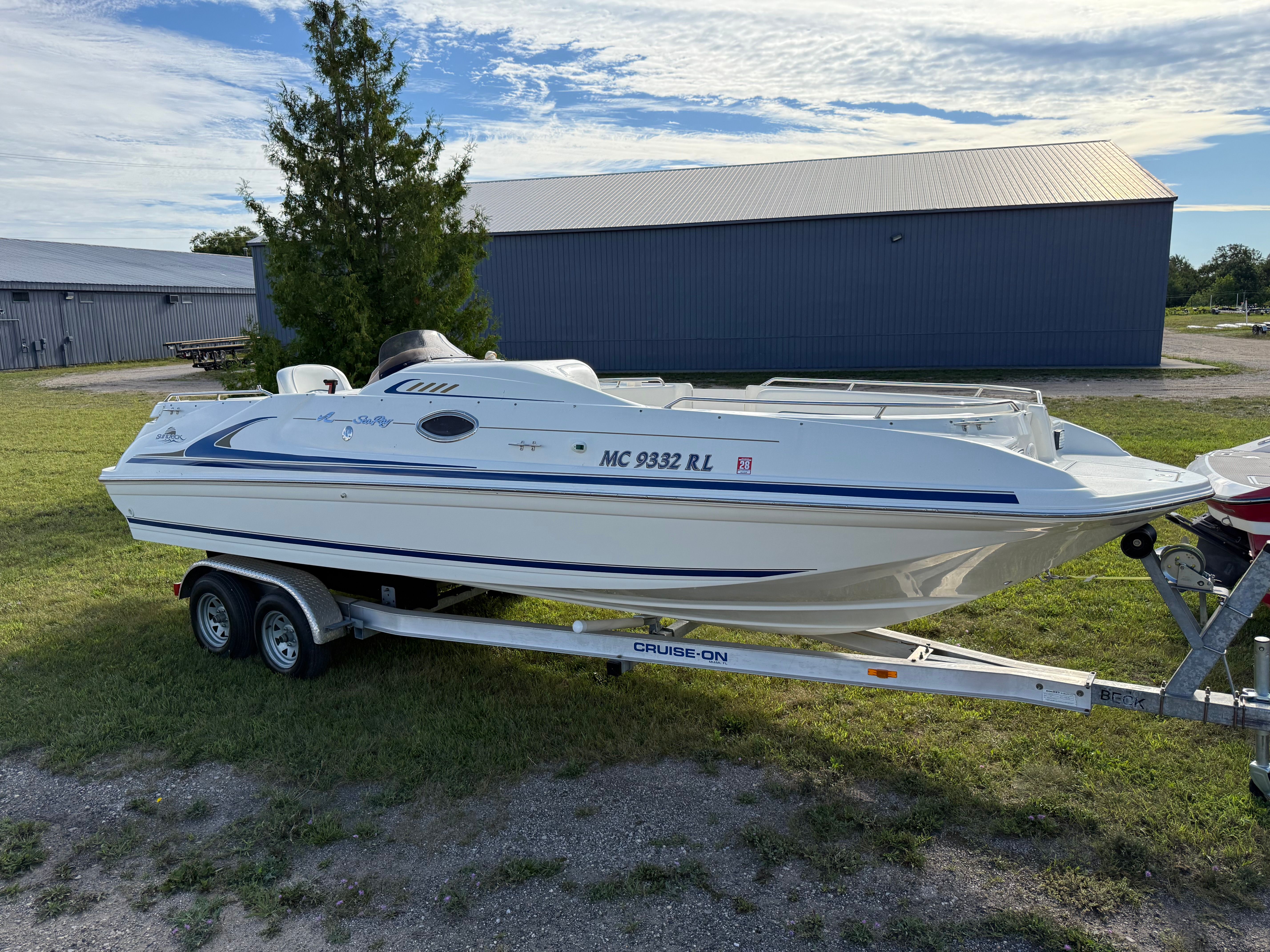 1998 Sea Ray 240 Sundeck
