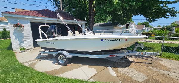 This Tiny Motorboat Is Every Kid's Dream! - Hampton Yachts