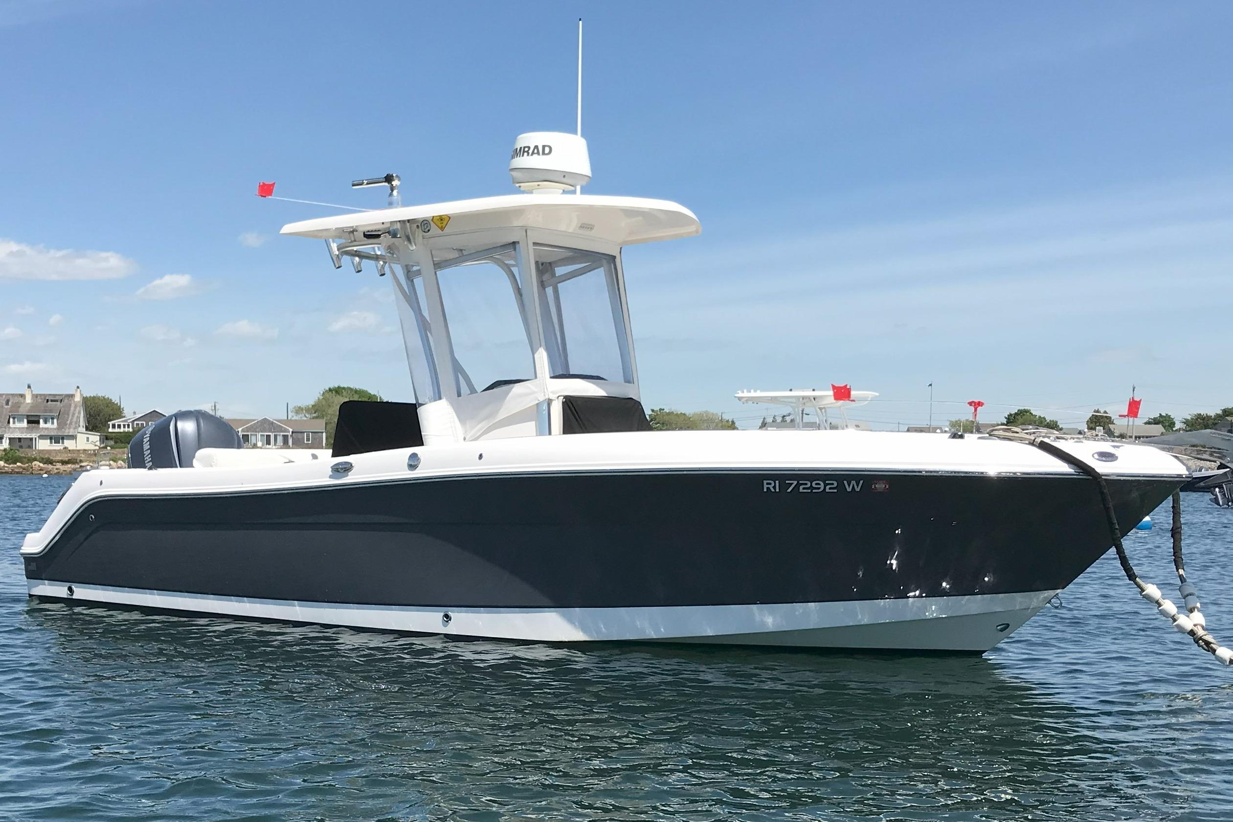 2015 Robalo R242 Center Console