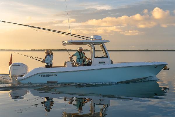 Everglades 285 Center Console Manufacturer Provided Image
