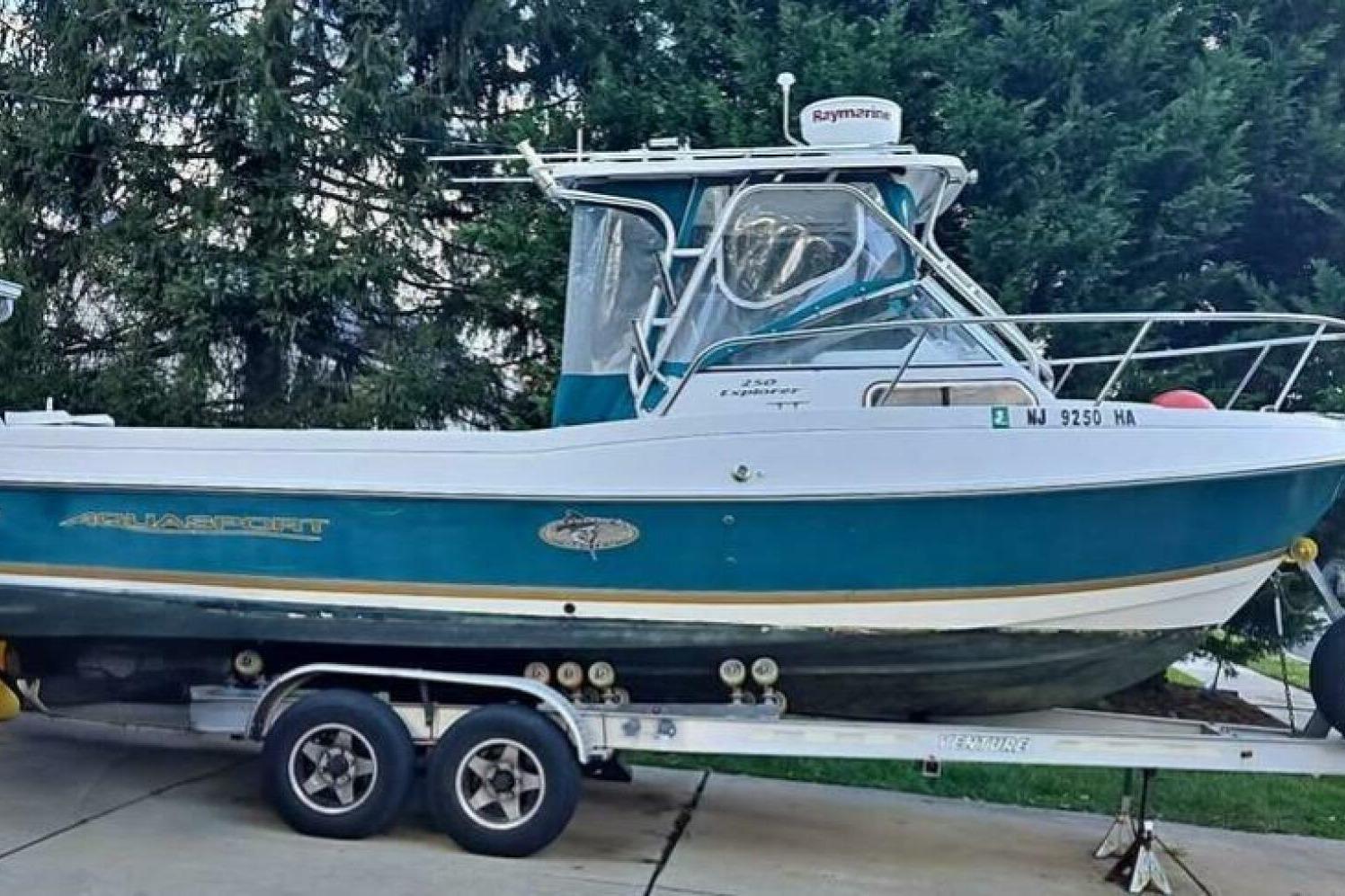 2001 Aquasport 250 Explorer