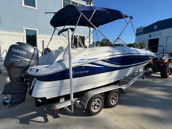 2012 Hurricane SunDeck Sport 200 OB
