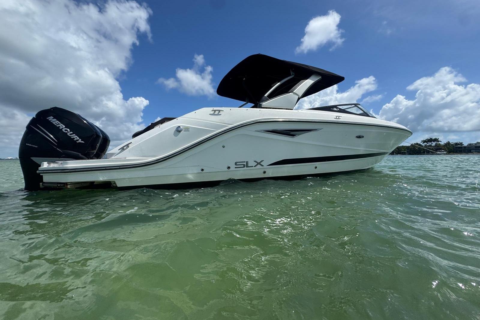 2017 Sea Ray SLX 310 Outboard