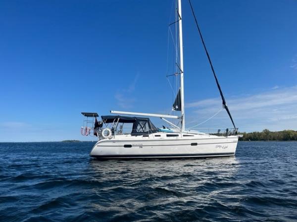 2003 Hunter 356