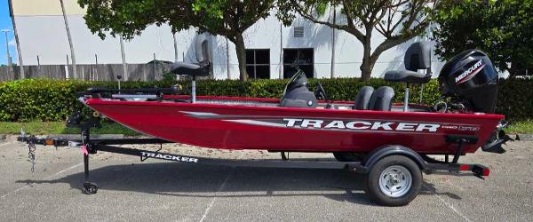 2025 Tracker Pro 170