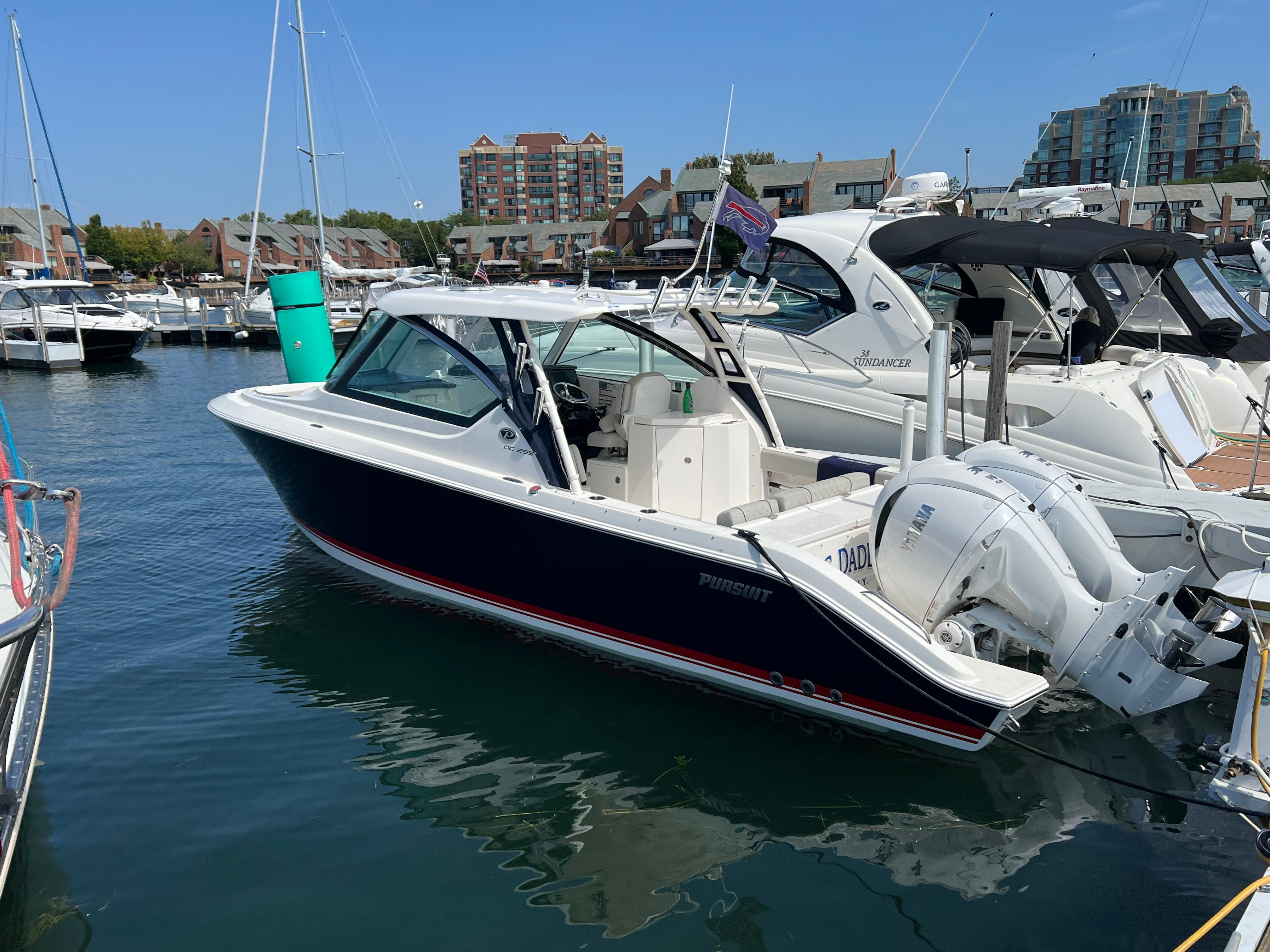 2022 Pursuit DC 295 Dual Console