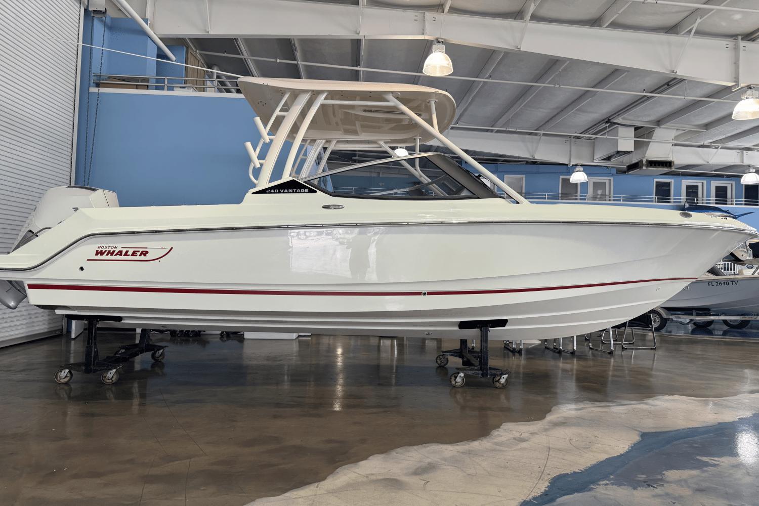 Boston Whaler 240 Vantage