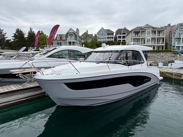 2025 Beneteau Antares 9