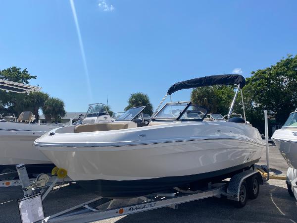 2021 Bayliner VR 5