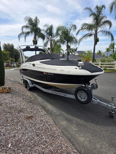 Sea Ray 240 Sundeck