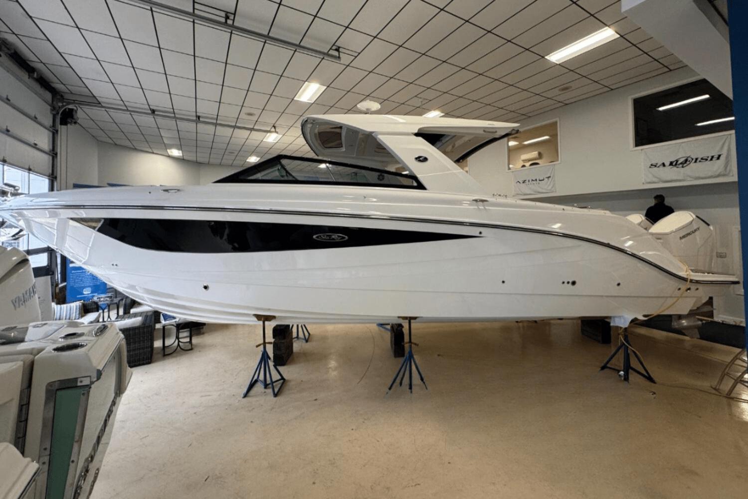 2025 Sea Ray SLX 400 Outboard
