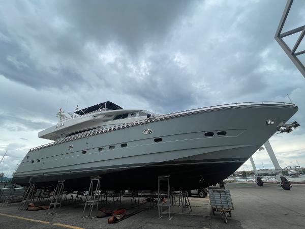 2001 Horizon 76' Distinctive