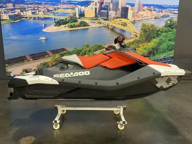 Sea-Doo Spark® Trixx™ for 1 Rotax® 900 ACE™ - 90 iBR