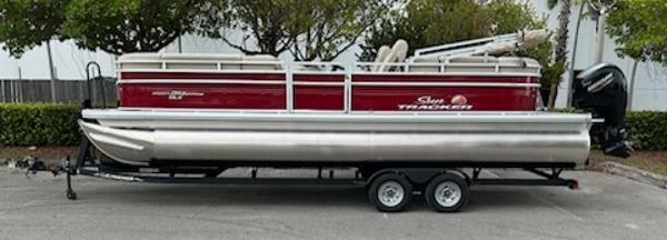 2024 Sun Tracker Party Barge 24 DLX