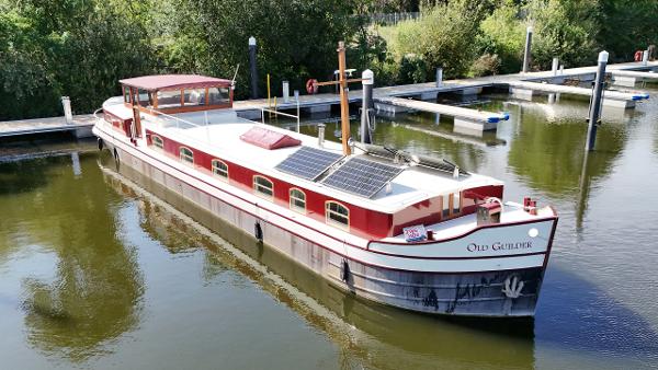 1997 Delta Marine Luxe Motor 21m