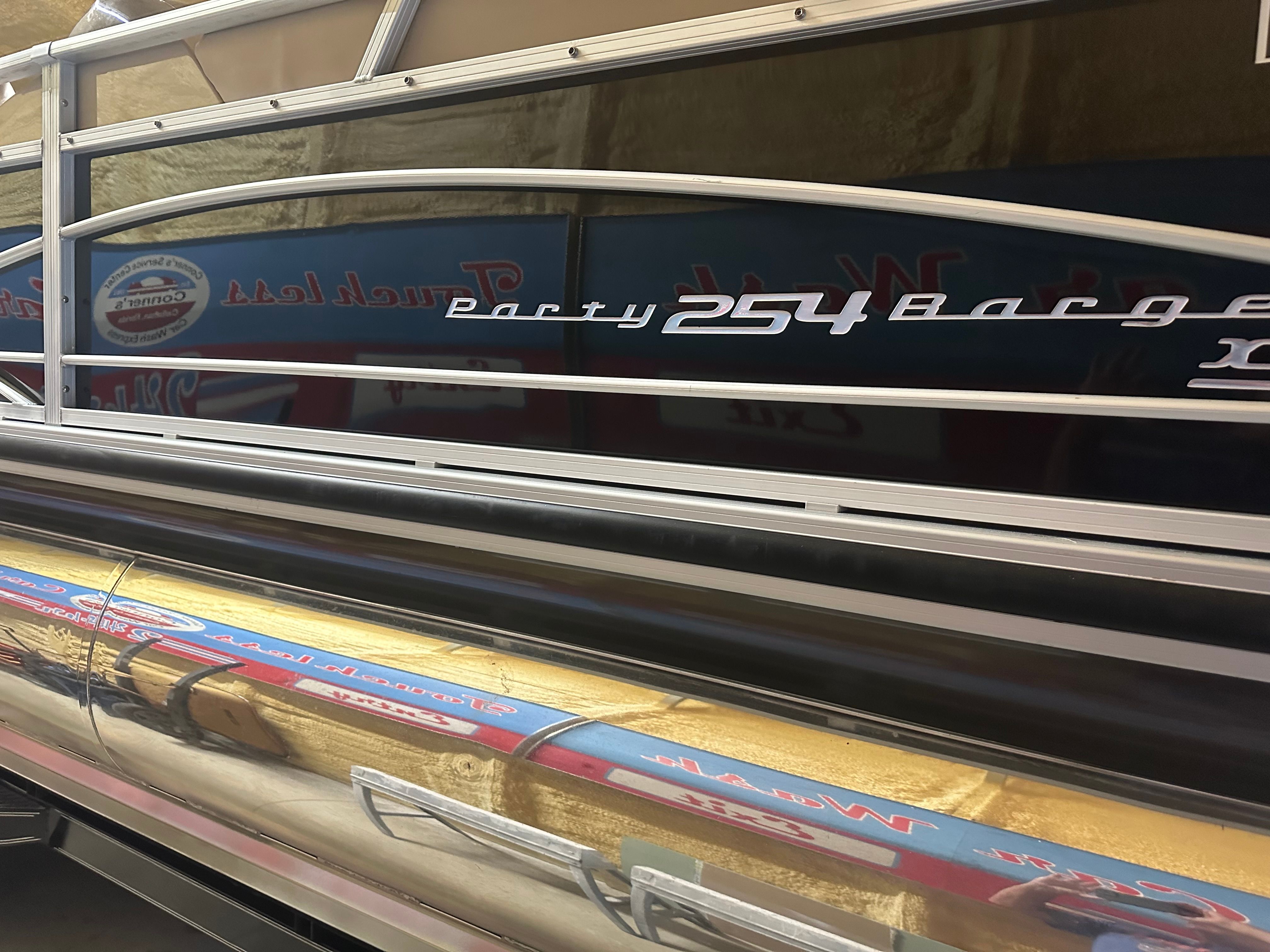 2014 Sun Tracker Regency 254 XP3