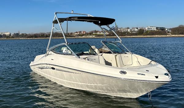 2007 Sea Ray 210 Select