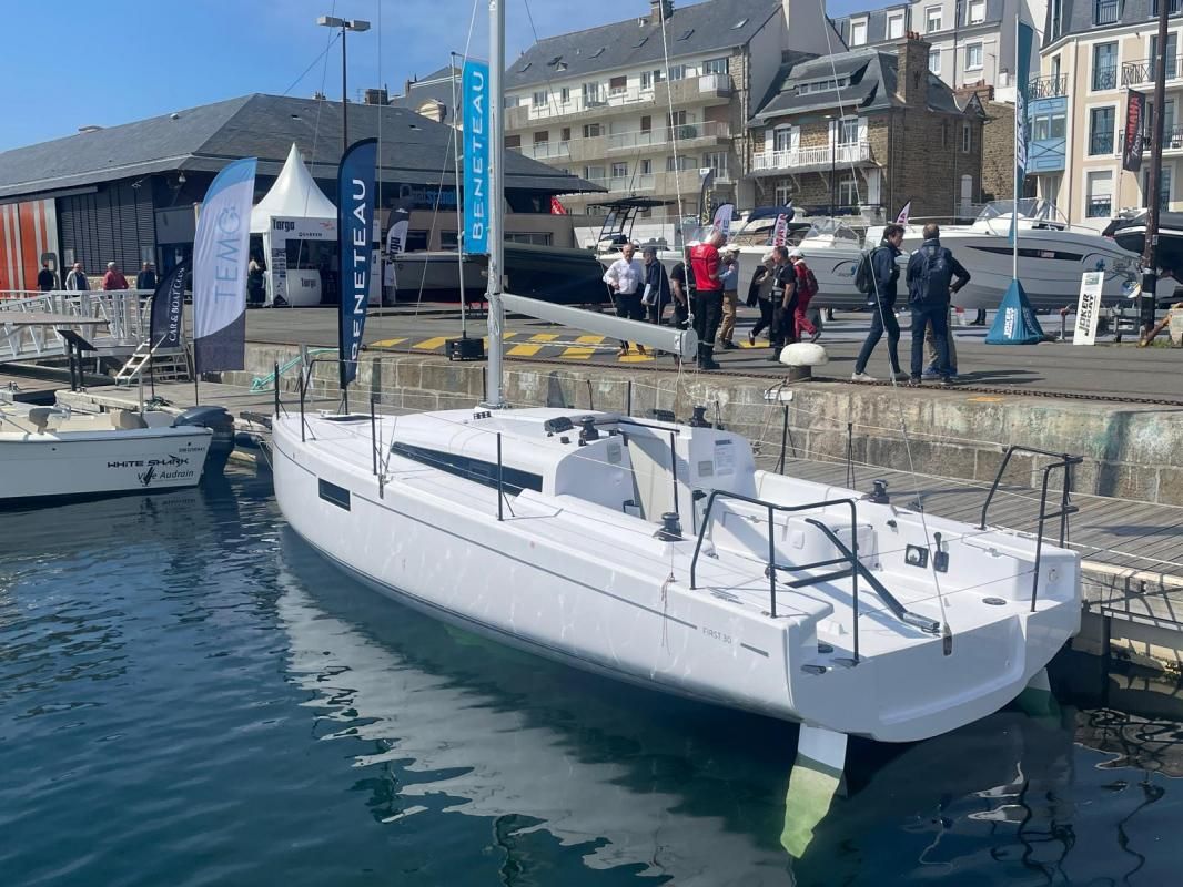 2025 Beneteau First 30