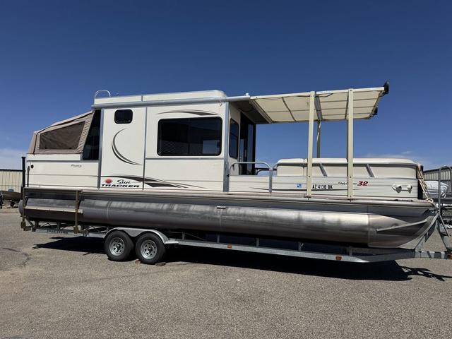 Sun Tracker 31 Party Cruiser