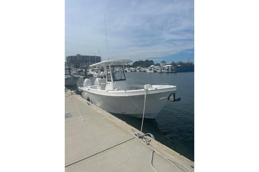 2025 Parker 2600 Center Console