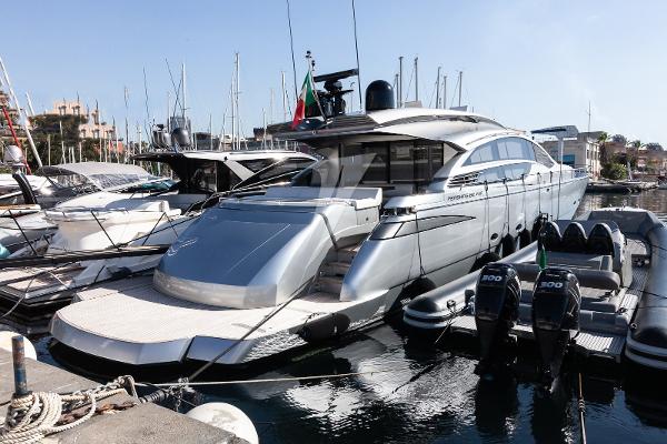 2019 Pershing 82 VHP