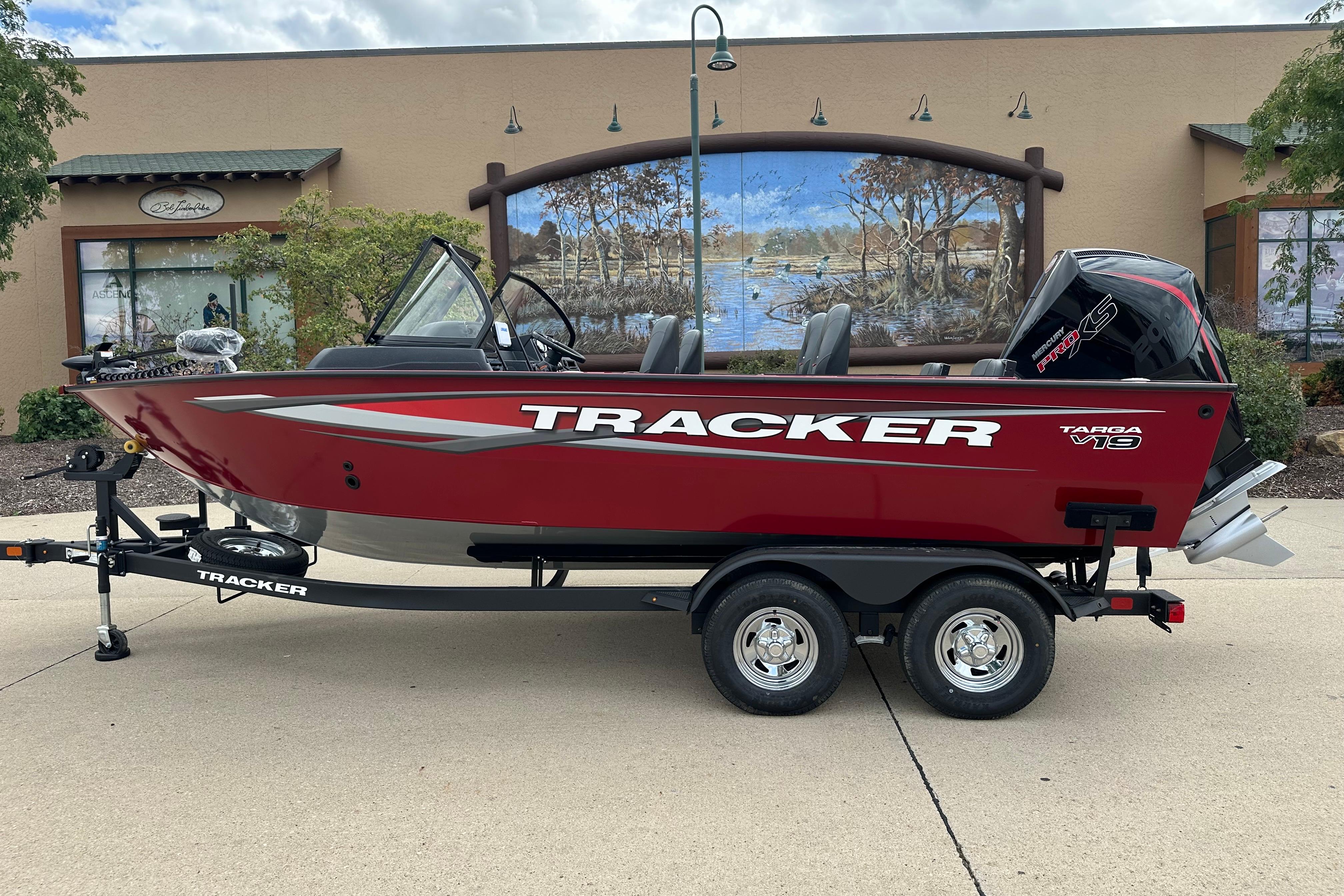 2026 Tracker Targa V-19 Combo