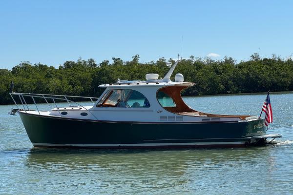 Hinckley Picnic Boat 37 MKIII 2014 Hinckley Picnic Boat MKIII RAMBLER II