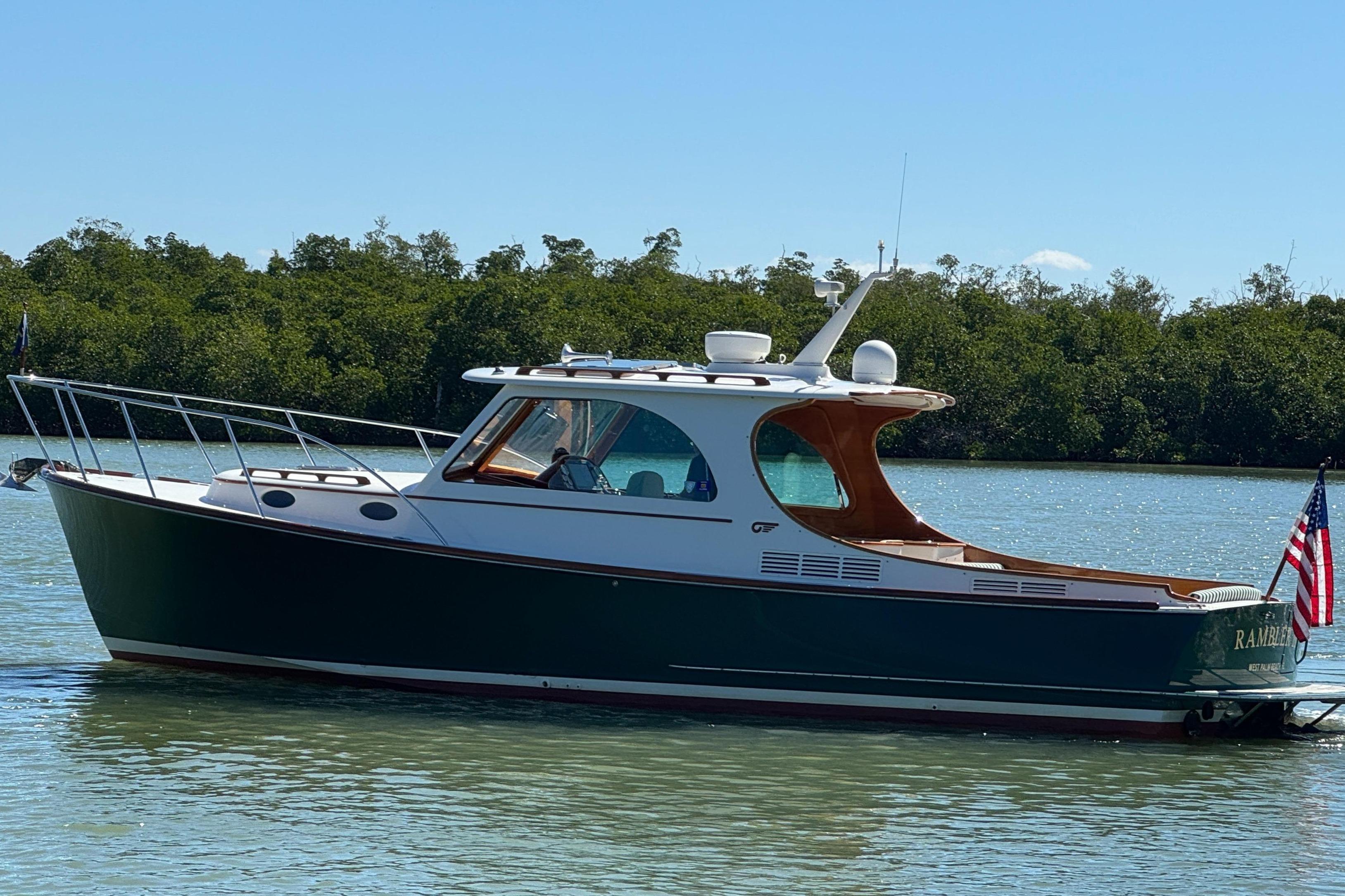 2014 Hinckley Picnic Boat 37 MKIII