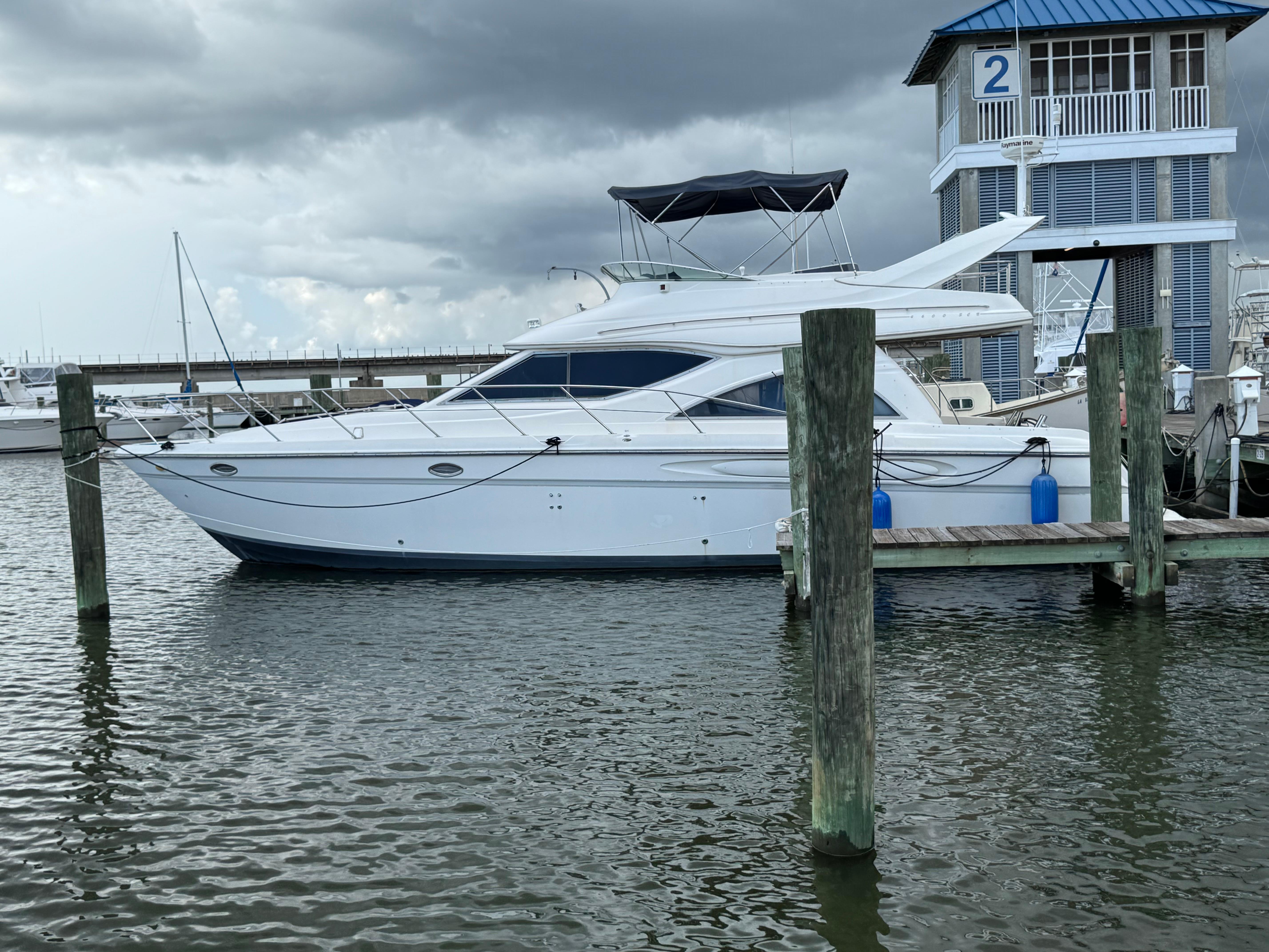 1998 Maxum 4600 SCB