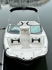Monterey M5 Sport Boat