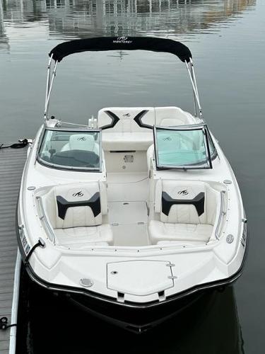 2012 Monterey M5 Sport Boat