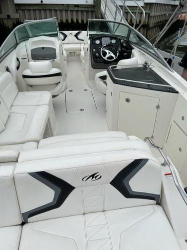 2012 Monterey M5 Sport Boat