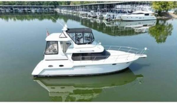 2001 Carver 356 Motor Yacht