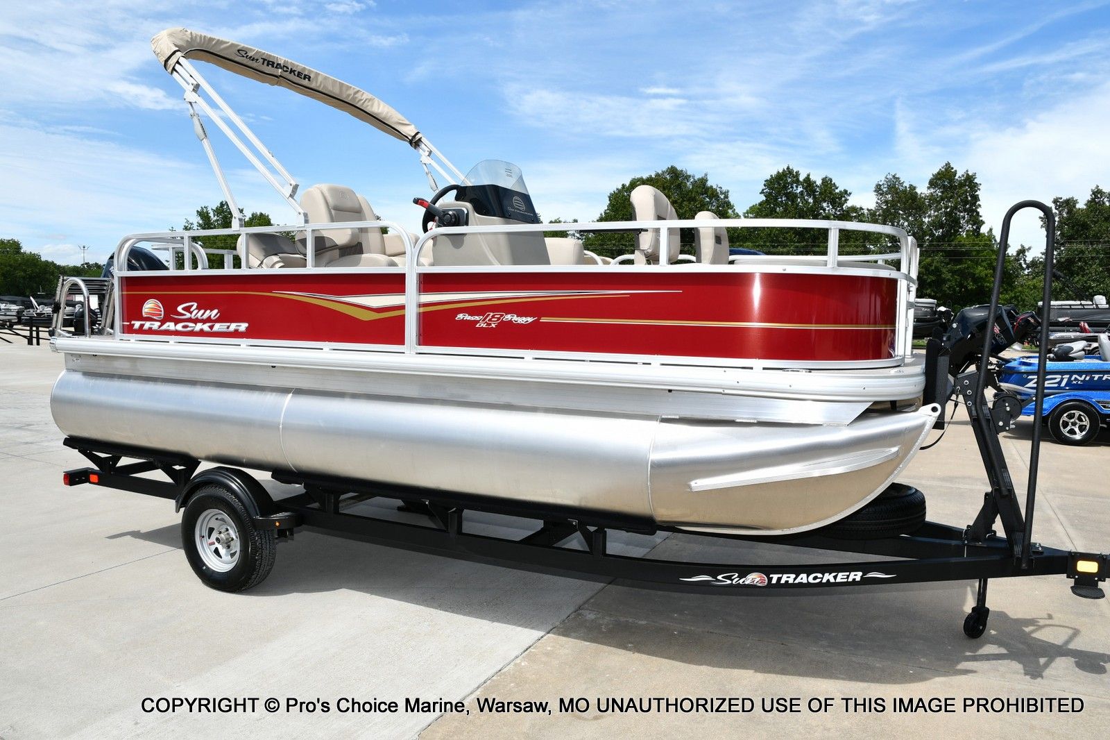 2025 Sun Tracker Bass Buggy 18 DLX w/60HP CT 4 Stroke