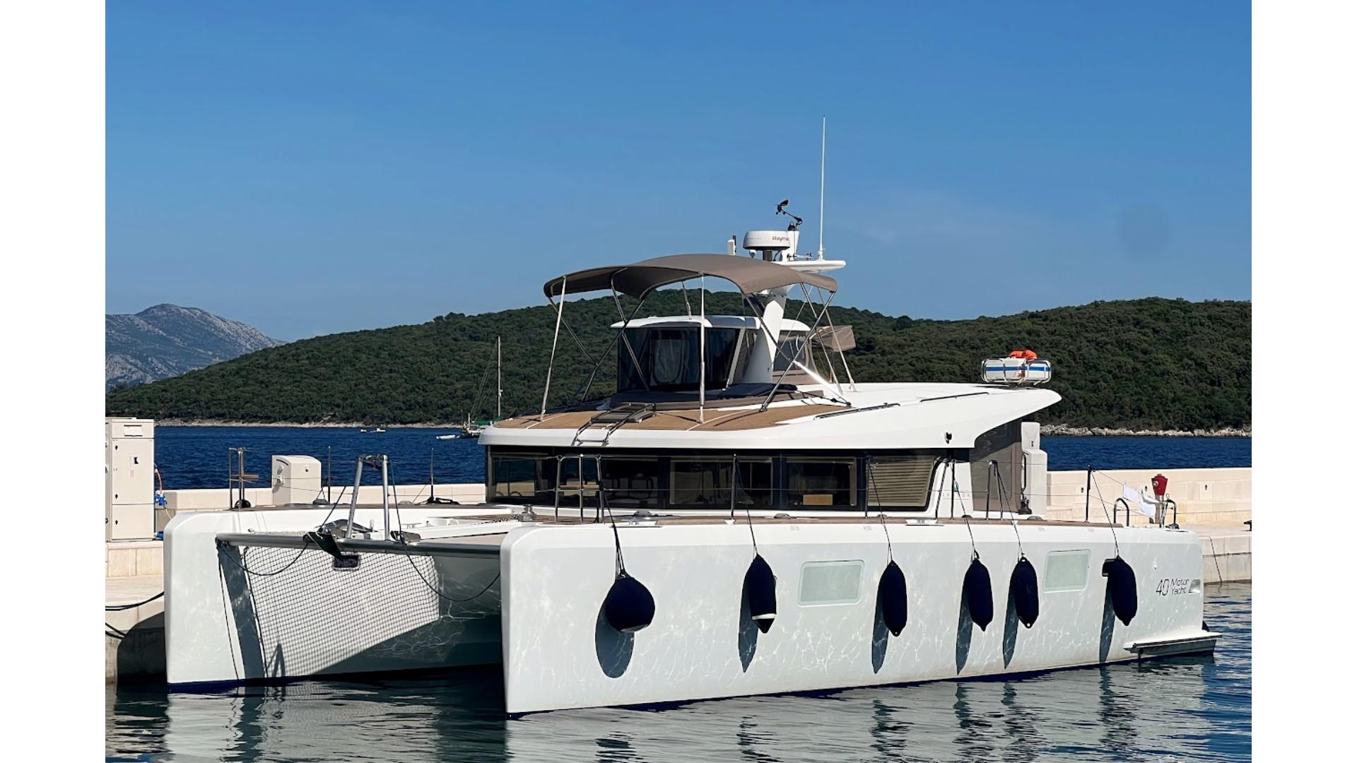 2015 Lagoon 40