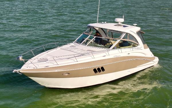 2009 Cruisers Yachts 360 Express