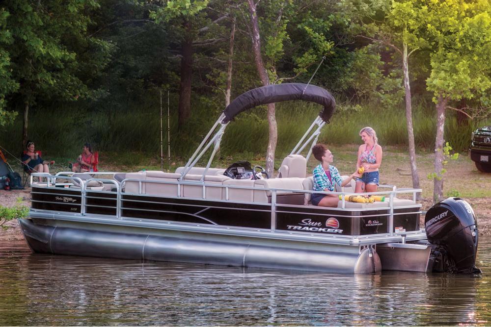 Sun Tracker Boat image