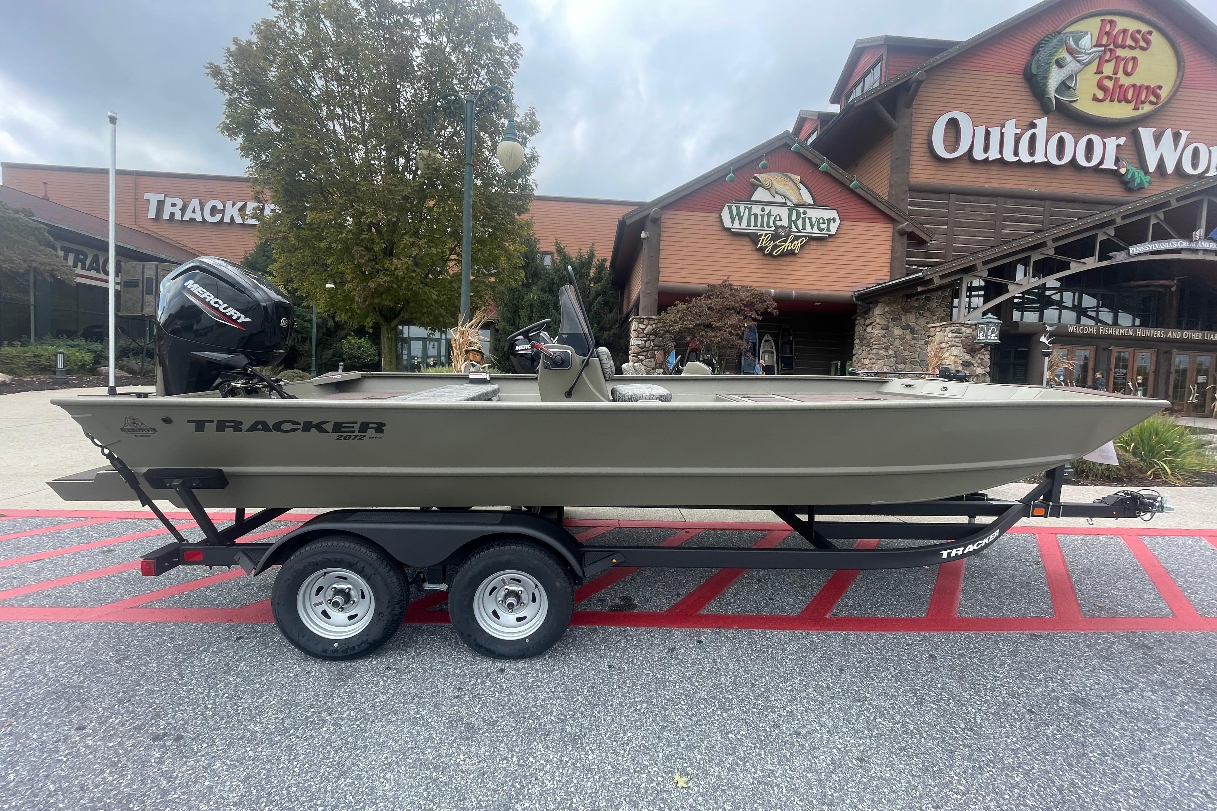 2026 Tracker Grizzly 2072 CC