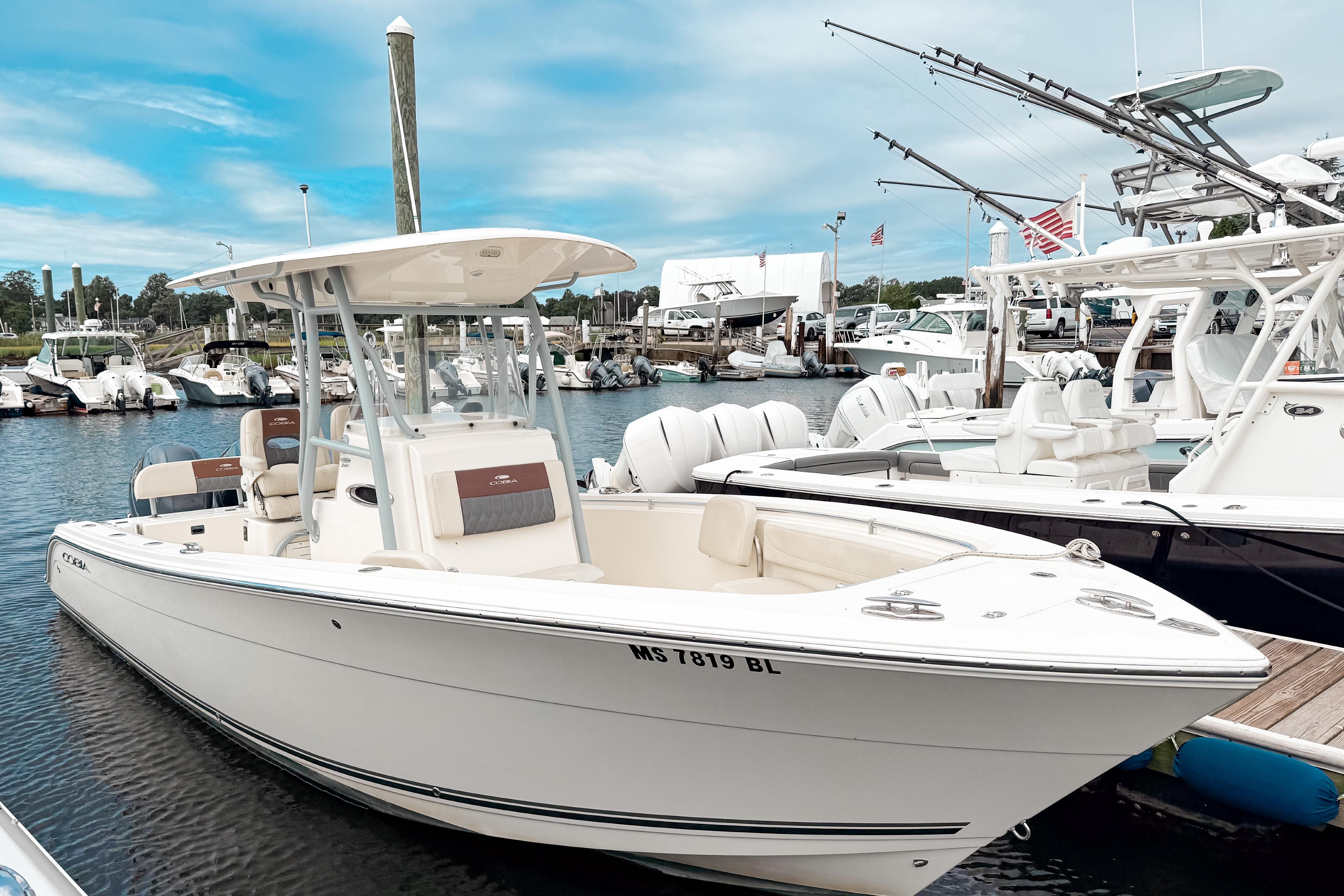 2018 Cobia 261 Center Console