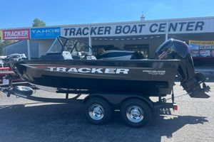Tracker Pro Guide V-175 Combo 2026 Tracker Pro Guide V-175 Combo boat at Tracker Boat Center.