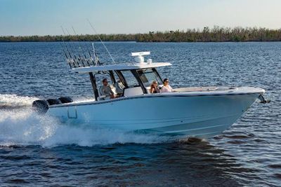 Robalo R360 Center Console 2025 Robalo R360 Center Console boat cruising on open water. Boat