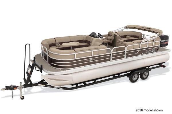 Sun Tracker Party Barge 24 XP3 Boat